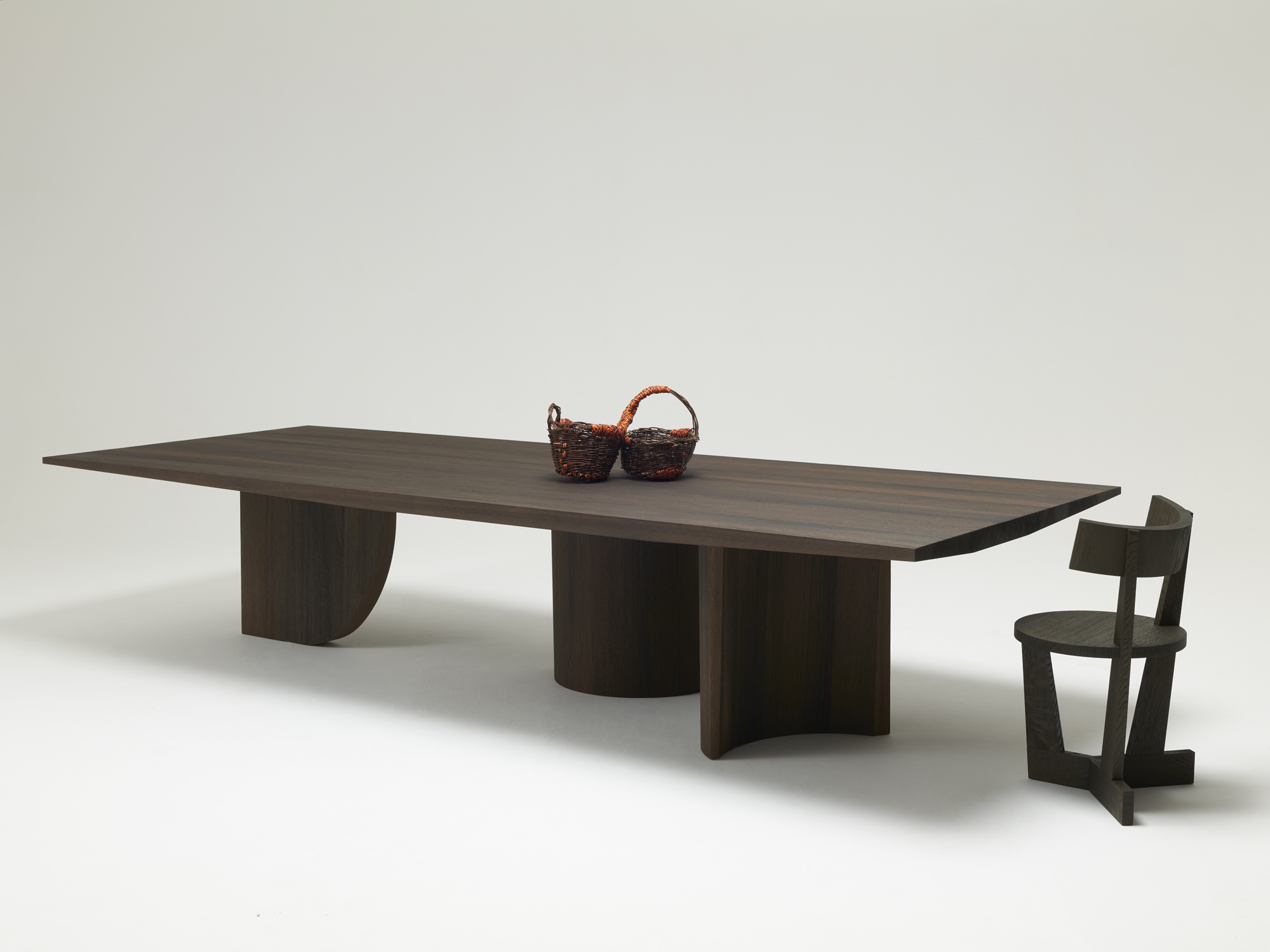 EN-Delcourt-Collection-TEO-table-ENZ-chair